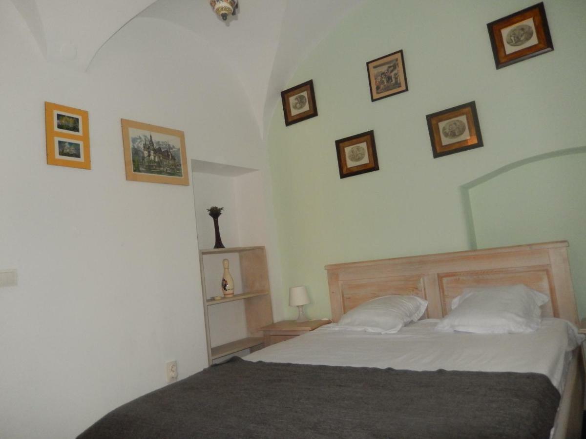 4 Rooms Piata Sfatului Braşov Eksteriør billede